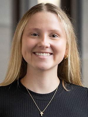 Lindsay Gottung headshot
